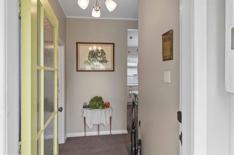 Photo of property in 68 Conway Road, Eltham, 4322