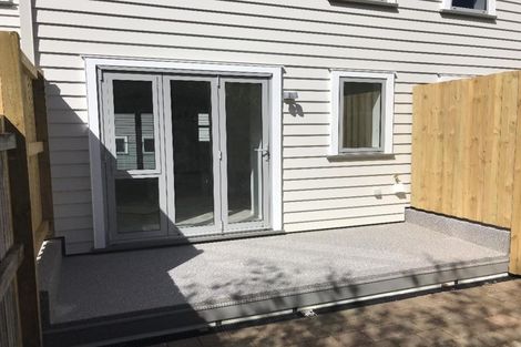 Photo of property in 8/13 Kaihu Street, Northcote, Auckland, 0627