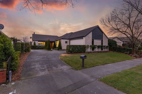 Photo of property in 44 Karnak Crescent, Russley, Christchurch, 8042