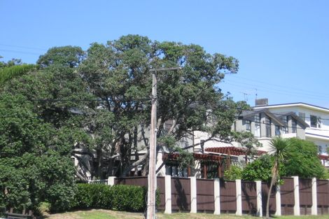 Photo of property in 2/354 Beach Road, Mairangi Bay, Auckland, 0630