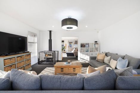 Photo of property in 33 Broadhaven Avenue, Parklands, Christchurch, 8083