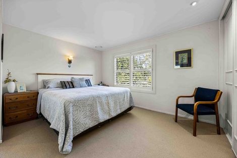 Photo of property in 8 Hedge Row, Sunnyhills, Auckland, 2010