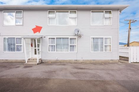 Photo of property in 2/12 Tama Street, Alicetown, Lower Hutt, 5010