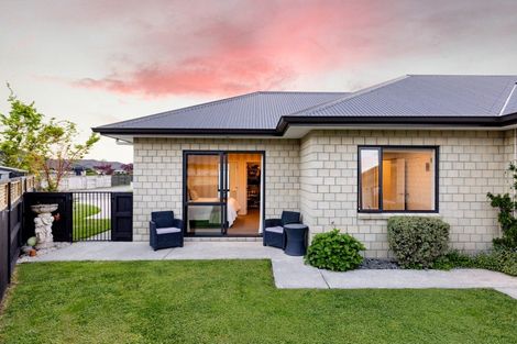 Photo of property in 35 Plescher Crescent, Leamington, Cambridge, 3432