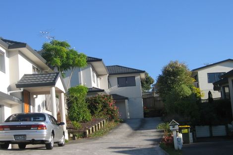 Photo of property in 1/9 Mossop Rise, Glenfield, Auckland, 0629