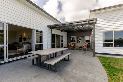 Photo of property in 17 Botany Lane, Whitby, Porirua, 5024