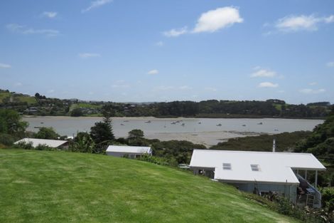 Photo of property in 29 Oxford Street, Whakapirau, Maungaturoto, 0583