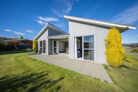Photo of property in 25 Pop Andrew Drive, Te Anau, 9600