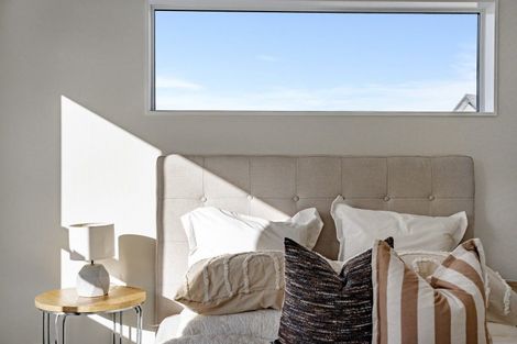 Photo of property in 6 Cara Avenue, Kumeu, 0810