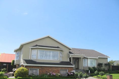 Photo of property in 1 Cherrywood Place, Redwood, Christchurch, 8051