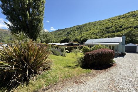 Photo of property in 17 Criterion Street, Arrowtown, 9302