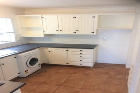 Photo of property in 14 Alton Terrace, Pakuranga Heights, Auckland, 2010