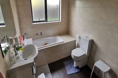 Photo of property in 45 Bradnor Meadows Drive, Swanson, Auckland, 0612