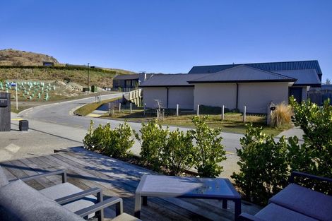 Photo of property in 33 Alps View Place, Lake Hayes, Queenstown, 9304