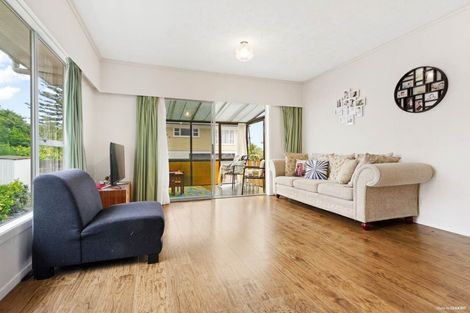 Photo of property in 2/160a Titirangi Road, New Lynn, Auckland, 0600