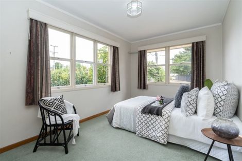 Photo of property in 35 Forest Lake Road, Forest Lake, Hamilton, 3200