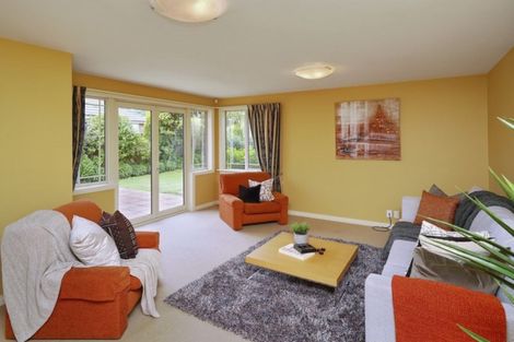 Photo of property in 15 Avon Gate, Russley, Christchurch, 8042