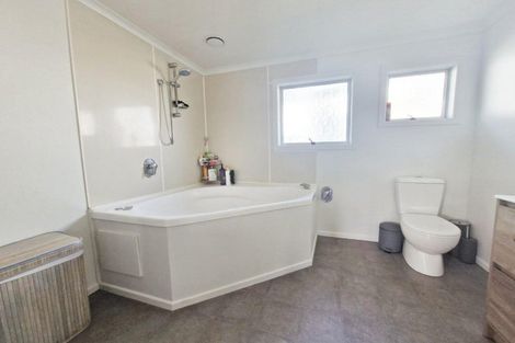 Photo of property in 145 Cunningham Crescent, Grasmere, Invercargill, 9810