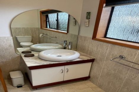 Photo of property in 8 Francis Curtis Avenue, Blockhouse Bay, Auckland, 0600