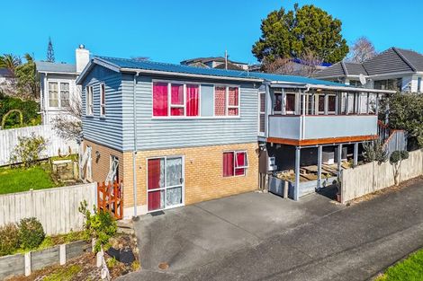 Photo of property in 39 Sunnyside Road, Sunnyvale, Auckland, 0612