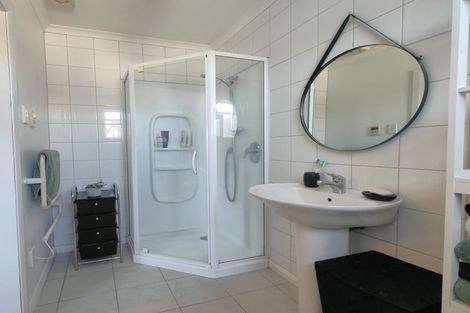 Photo of property in 108 Waikawa Road, Picton, 7220