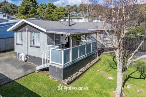 Photo of property in 90 Norana Road, Timberlea, Upper Hutt, 5018