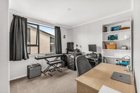 Photo of property in 94b Banks Street, Marfell, New Plymouth, 4310