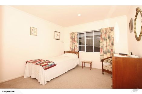Photo of property in 2/148 Oaktree Avenue, Browns Bay, Auckland, 0630