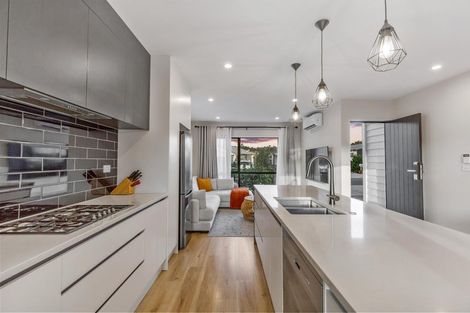 Photo of property in 24 Lumbarda Drive, Kumeu, 0810