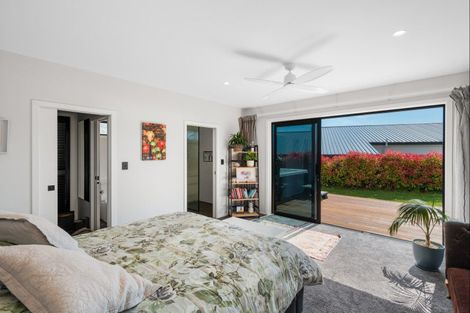 Photo of property in 13 Kotare Drive, Wanaka, 9305