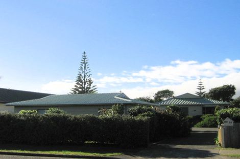 Photo of property in 54 William Street, Waikanae Beach, Waikanae, 5036