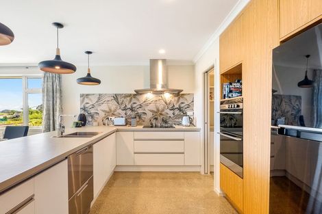 Photo of property in 30 Matenga Street, Waikanae, 5036