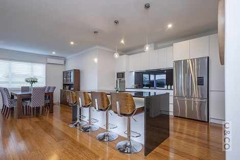 Photo of property in 15 Turpin Road, Riverhead, 0820