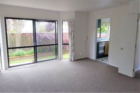 Photo of property in 2/101 Pohutukawa Street, Woburn, Lower Hutt, 5011