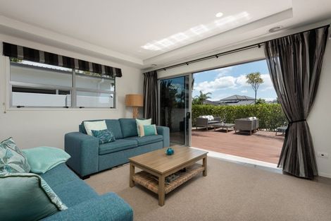 Photo of property in 37 Oceania Sands Way, Papamoa Beach, Papamoa, 3118