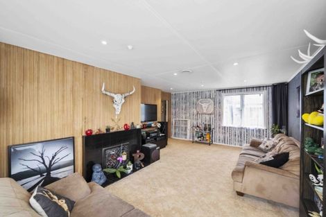 Photo of property in 28 Grenville Street, Marfell, New Plymouth, 4310