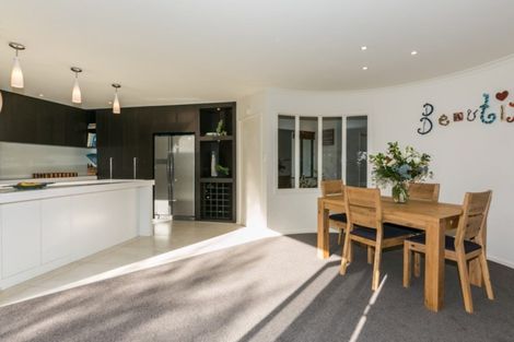 Photo of property in 34 Te Mata Peak Road, Havelock North, 4130