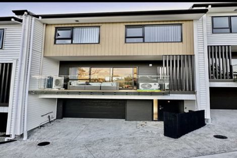 Photo of property in 2b Kororo Street, Northcote, Auckland, 0627