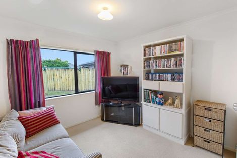 Photo of property in 8 Celtic Court, Roslyn, Palmerston North, 4414