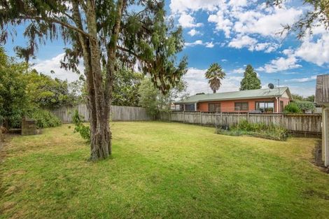 Photo of property in 98 Taikata Road, Te Atatu Peninsula, Auckland, 0610