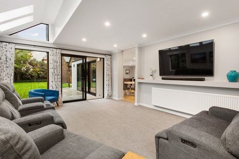 Photo of property in 7 Glandovey Road, Fendalton, Christchurch, 8052