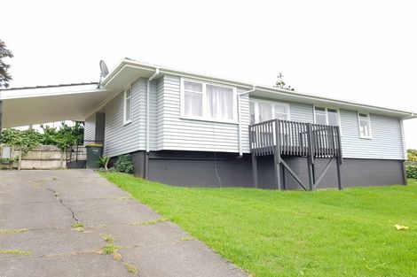Photo of property in 15 Holmes Drive South, West Harbour, Auckland, 0618