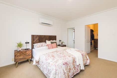 Photo of property in 15 Phoenix Avenue, Hokowhitu, Palmerston North, 4410