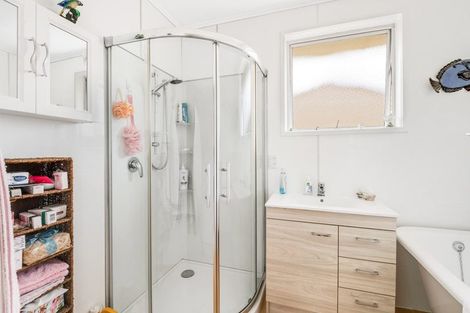 Photo of property in 47 Crosland Road, South Head, Helensville, 0874