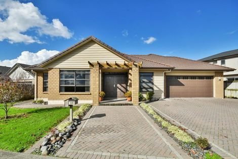 Photo of property in 24 Salford Crescent, Flat Bush, Auckland, 2019