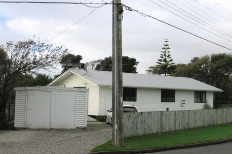 Photo of property in 39 Waimea Road, Waikanae Beach, Waikanae, 5036