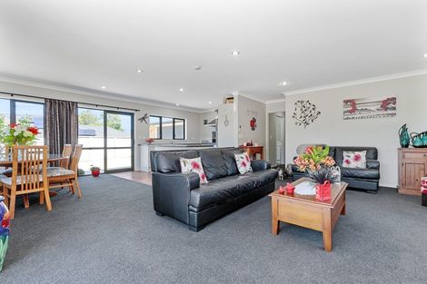 Photo of property in 15 Allendale Place, Morrinsville, 3300