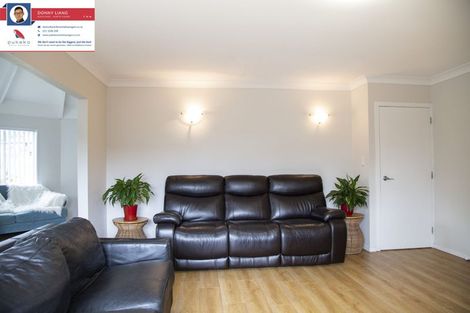 Photo of property in 1 Larkspur Court, The Gardens, Auckland, 2105