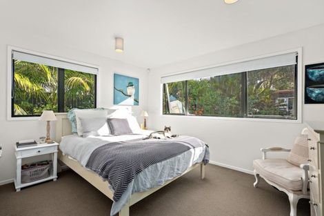 Photo of property in 12 Riverside Drive, Point Wells, 0986