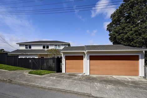 Photo of property in 2 Seaview Road, Paremata, Porirua, 5024